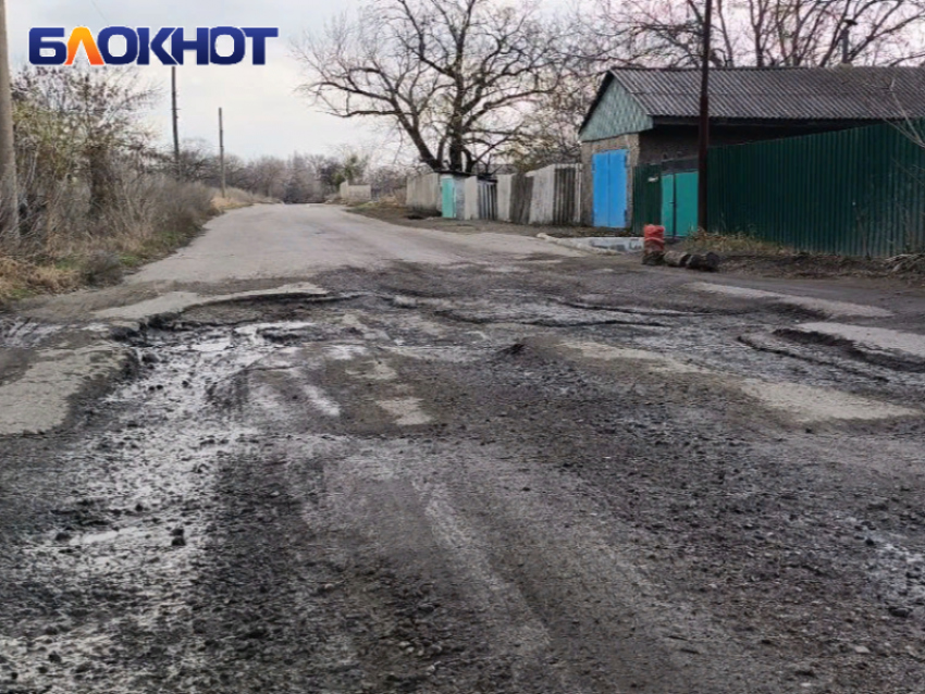 Ленобласть отчиталась, что ремонт дорог идет по плану, а чиновника в Енакиево прокуратура привлекла к административной ответственности