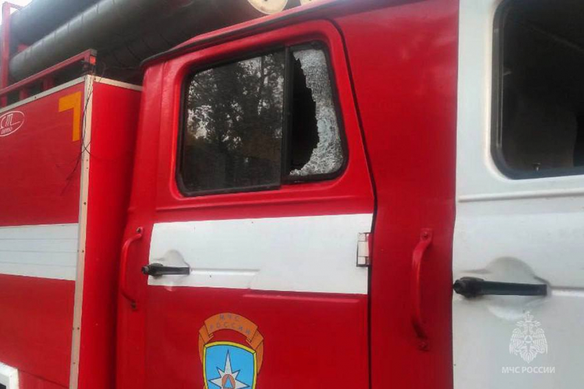 Сотрудники МЧС пострадали при тушении пожара в Донецке 