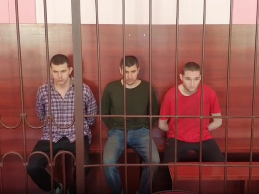 На 20 лет отправятся в тюрьму трое боевиков «Азова»* за стрельбу по гуманитарным коридорам
