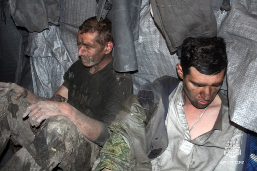 «Достали!»: на пятый день завершилась спасательная операция по вызволению шахтеров из-под обвала