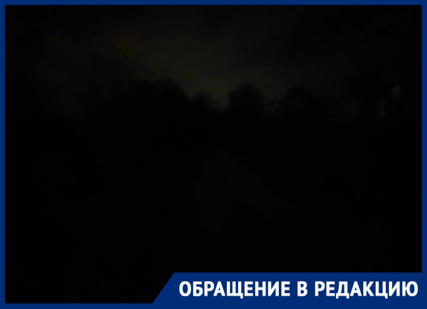 От печальной жизни без дорог и света на улице Радостной в Донецке три года страдают жители
