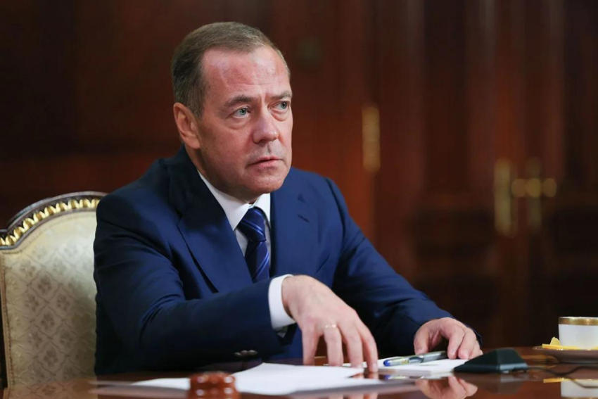 «Киберпространство давно превратилось в поле боя»: Дмитрий Медведев рассказал о стратегических приоритетах России 