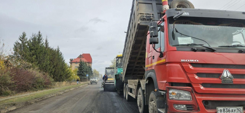 В ДНР ремонтируют дороги: ГАИ призывает водителей строго соблюдать ПДД на опасных участках