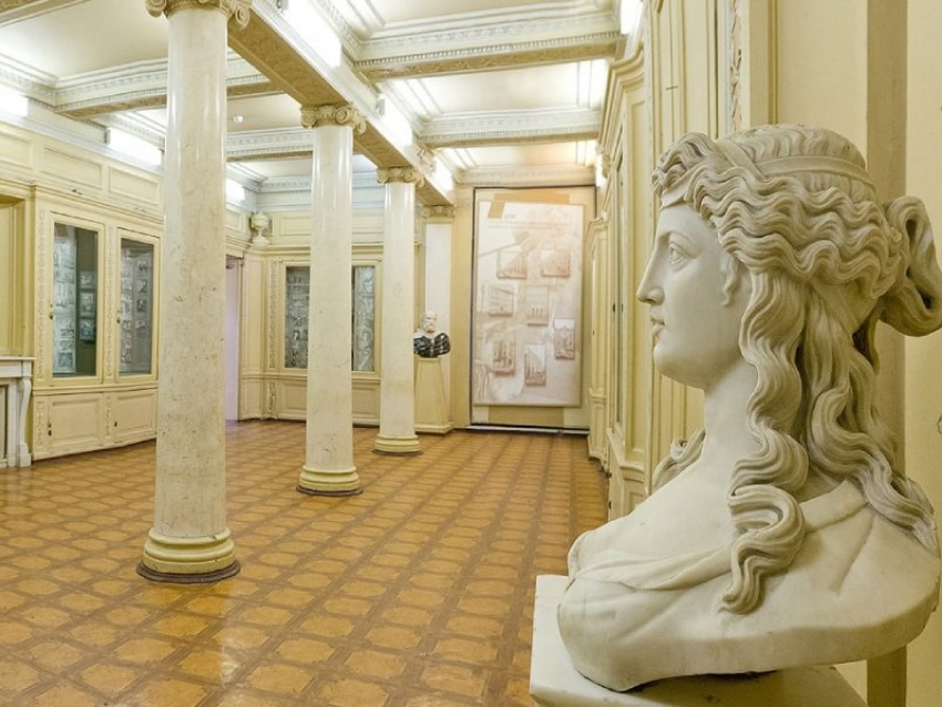 Российский государственный институт сценических искусств будет готовить актеров и режиссеров для Мариуполя