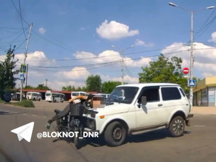 Момент ДТП с подростком на скутере и Нивой в Ханженково попал на видео
