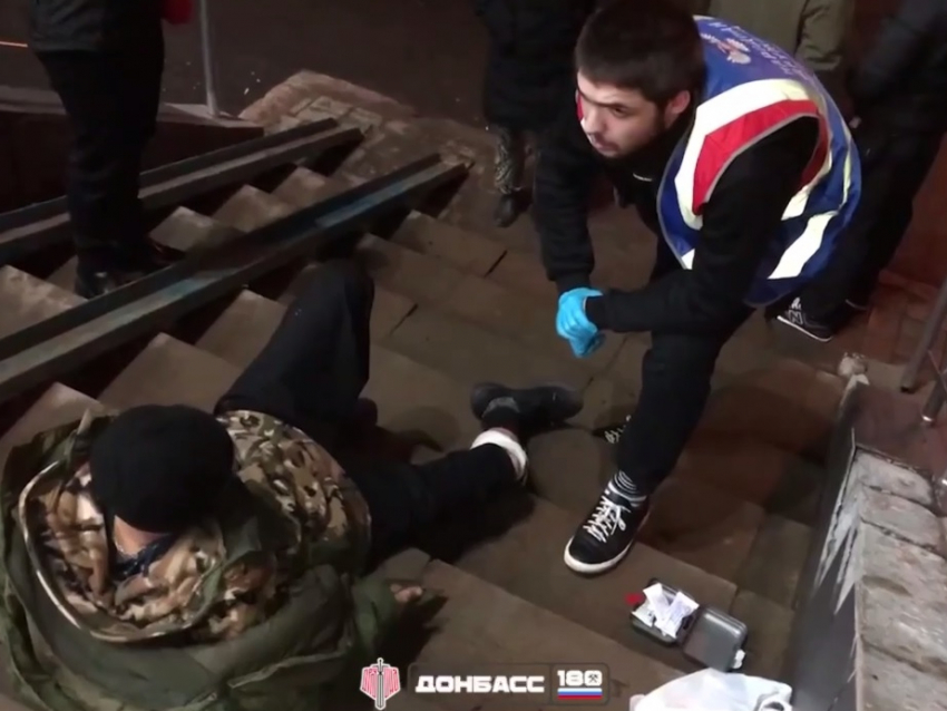 Открытый перелом ноги получил мужчина, упав на лестнице в Донецке 