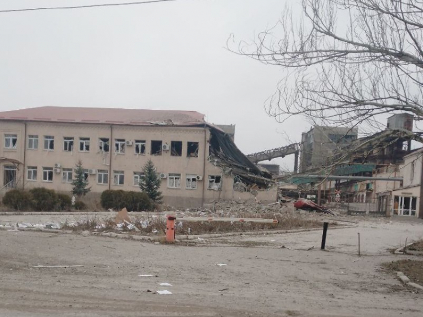 Украинские боевики сегодня утром едва не уничтожили завод в Горловке
