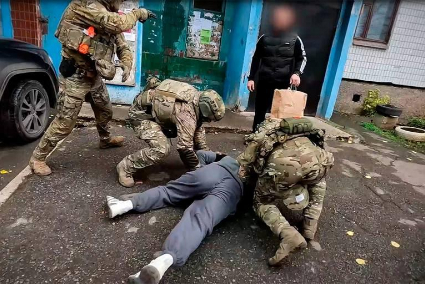 ФСБ сорвала теракт ГУР в ДНР, перехватив «пивной подарок» с боевым ядом для офицера