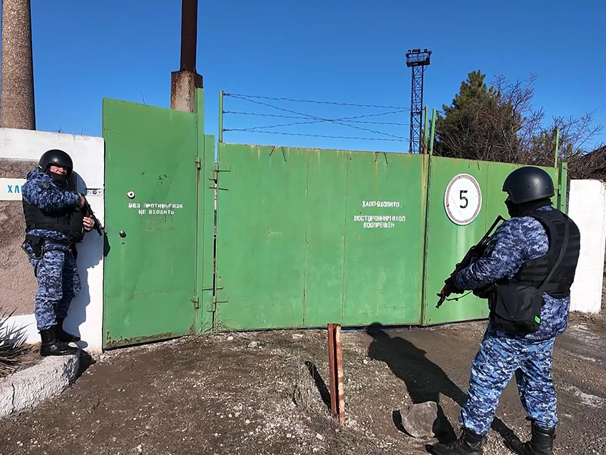 В Мариуполе провели учения для силовиков 