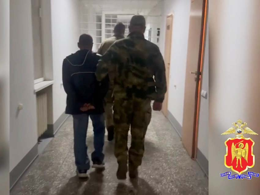 Налет на ночной магазин с автоматом закончился фиаско и наручниками