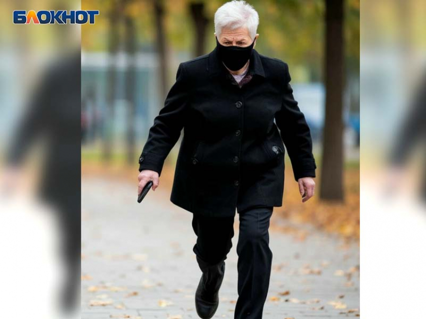 68-летняя жительница Мариуполя ответит за кражу телефона двухлетней давности
