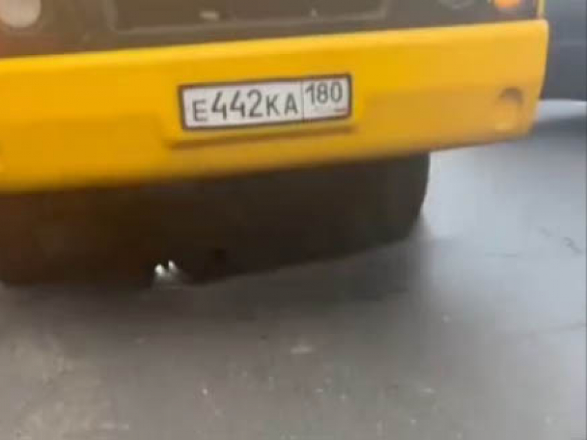 Маршрутка переехала человека на улице Ткаченко в Донецке