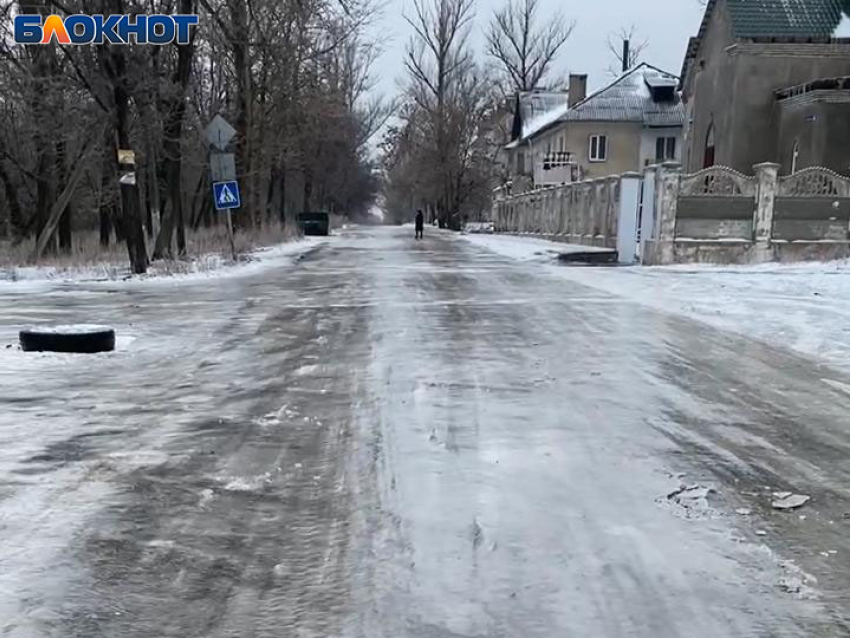 Пгт Пролетарский в Макеевке оказался отрезан от мира из-за гололеда и бездействия властей