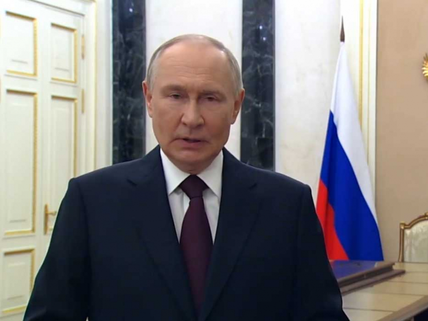 Президент России Владимир Путин отметил важность работы сотрудников МВД в Донбассе