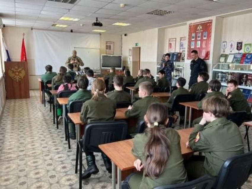 Военно-патриотические классы появятся в некоторых школах ДНР в начале учебного года
