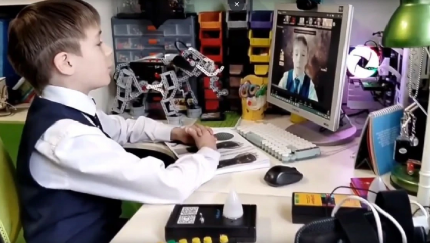 9-летний школьник из Донецка взял серебро международной премии ICIA в Индонезии