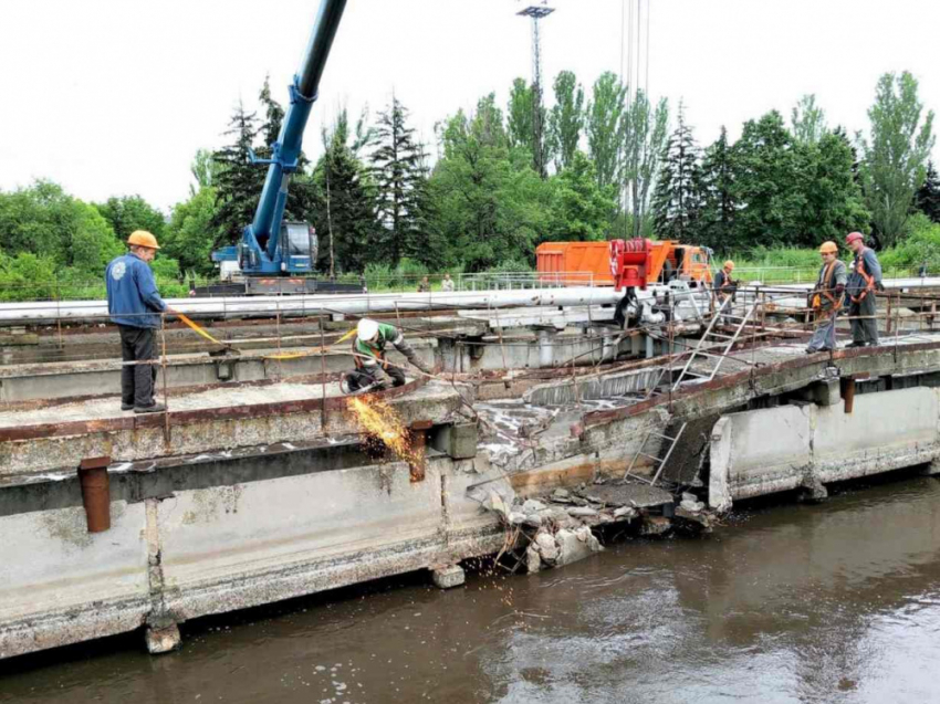 В Горловке менее чем за месяц отремонтированы пострадавшие от украинских обстрелов очистные сооружения