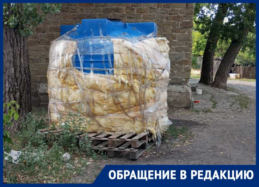 «Наполняют раз в неделю, разбирают за два часа»: что не так с бочками для воды в ДНР