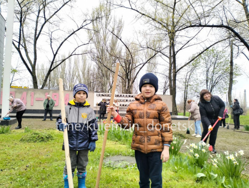 Более 7 тысяч жителей Донецка приняли участие во Всероссийском субботнике