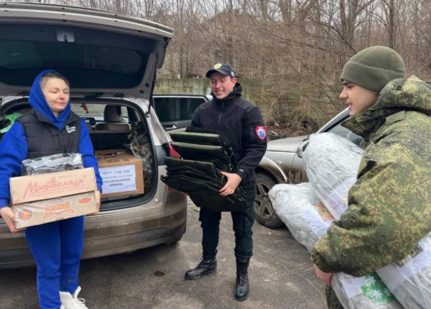 Подарки детям в ДНР привезли на Рождество подмосковные молодогвардейцы