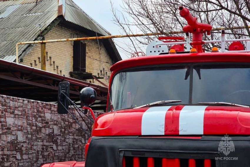 Пожар в ДНР убил младенца и пенсионеров, спасатели МЧС пытались спасти соседей