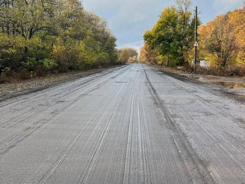 Специалисты начали укладку нового асфальта на четырёх километрах дорог Кировского ДНР 