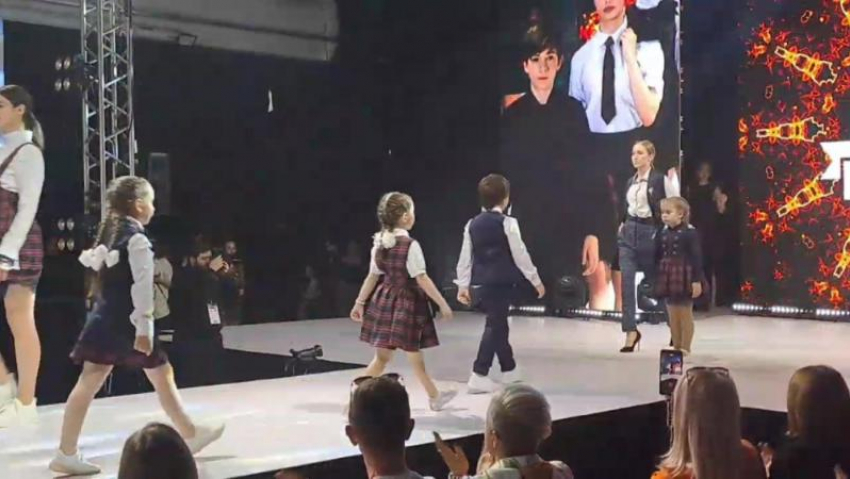 Коллекция школьной формы и верхней женской одежды из ДНР была представлена на международных выставках в Пятигорске