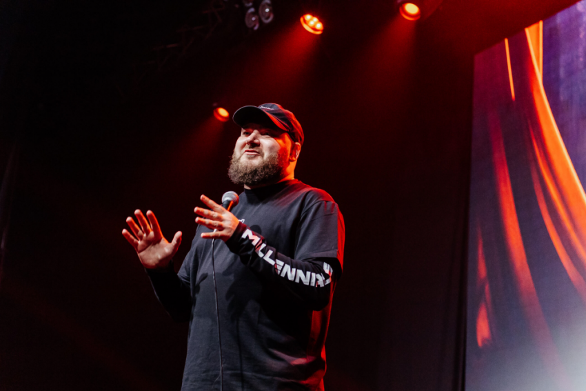 Цыгане, Донецк и новая девушка: резкая правда о комике Дмитрии Илюхине