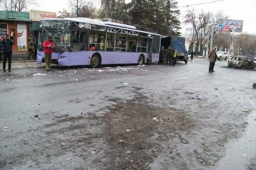 Боль невозможно забыть: день памяти погибших на Боссе в Донецке  