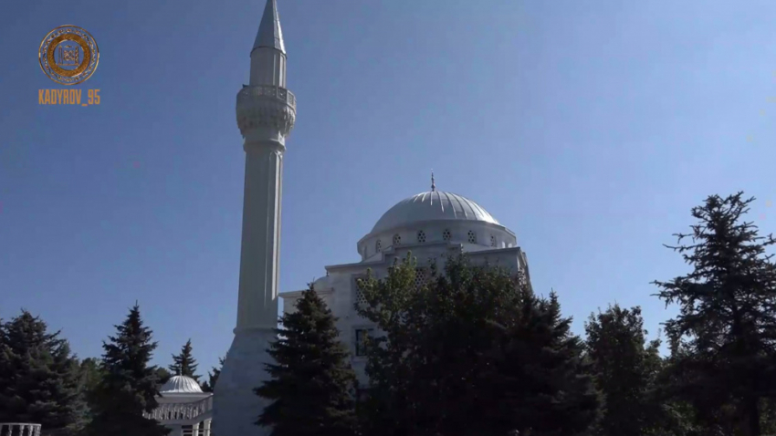 Рамзан Кадыров сообщил о завершении восстановления разрушенной ВСУ мечети в Мариуполе