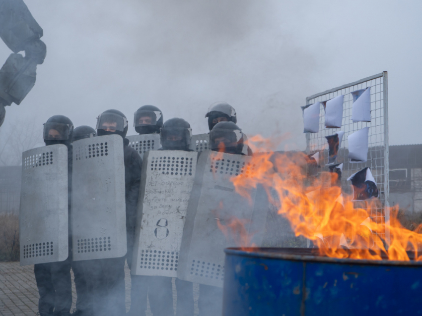 12 лет «майдану» в Киеве: в ДНР возложили цветы погибшим бойцам «Беркута»