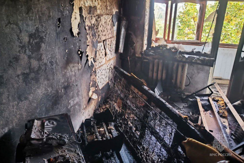 Мать и сын заживо сгорели в квартире в Енакиево