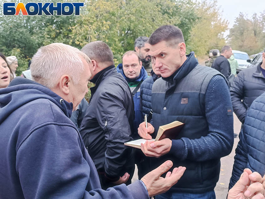 Порывы устраним, воду дадим: сход жителей поселка Жилкооп в Донецке обошелся без эксцессов