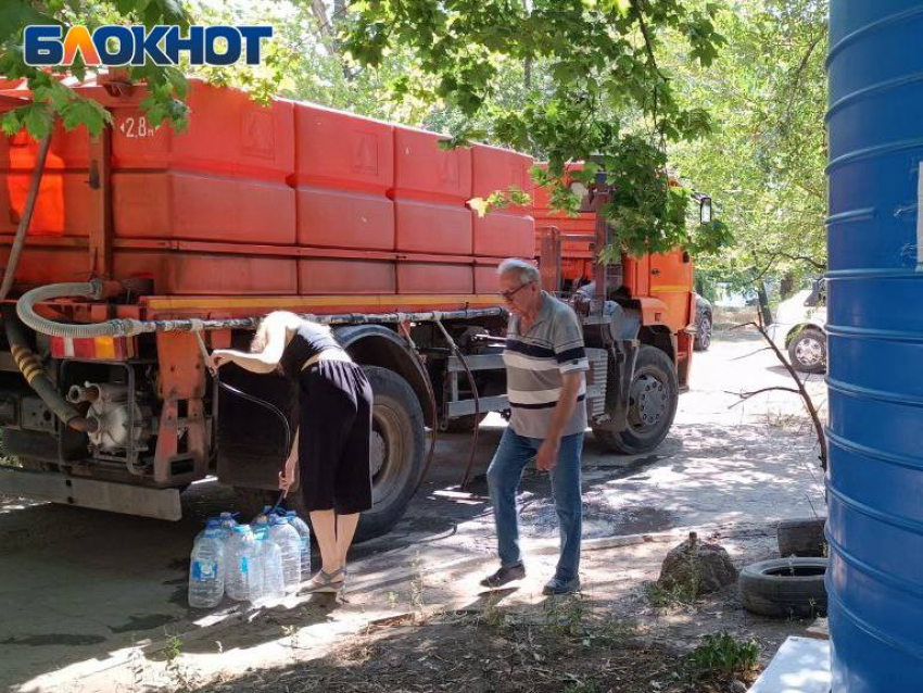 Для жителей ДНР представили обновленный список адресов, где можно набрать техническую воду