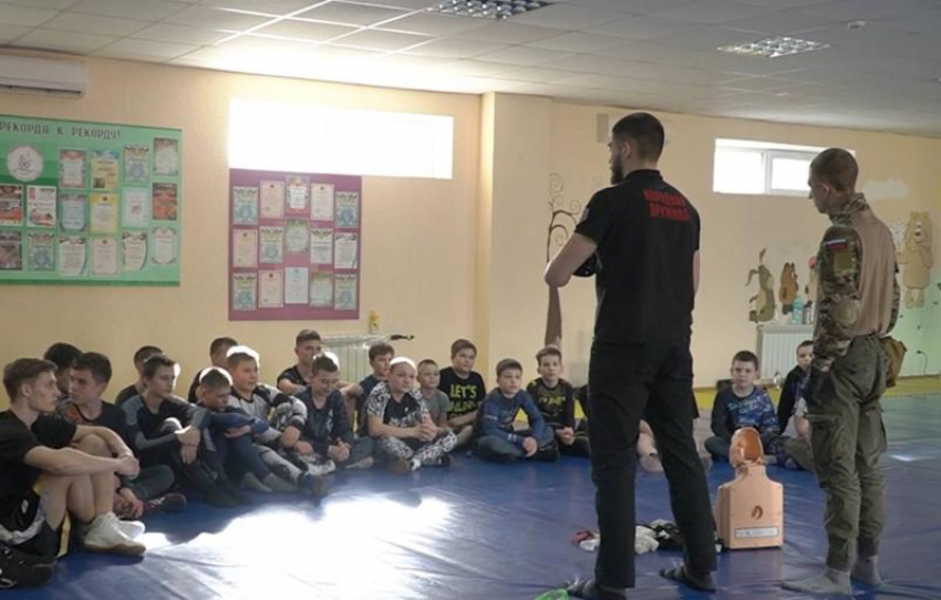 Тренинг по оказанию первой помощи провели в Донецке для подростков 