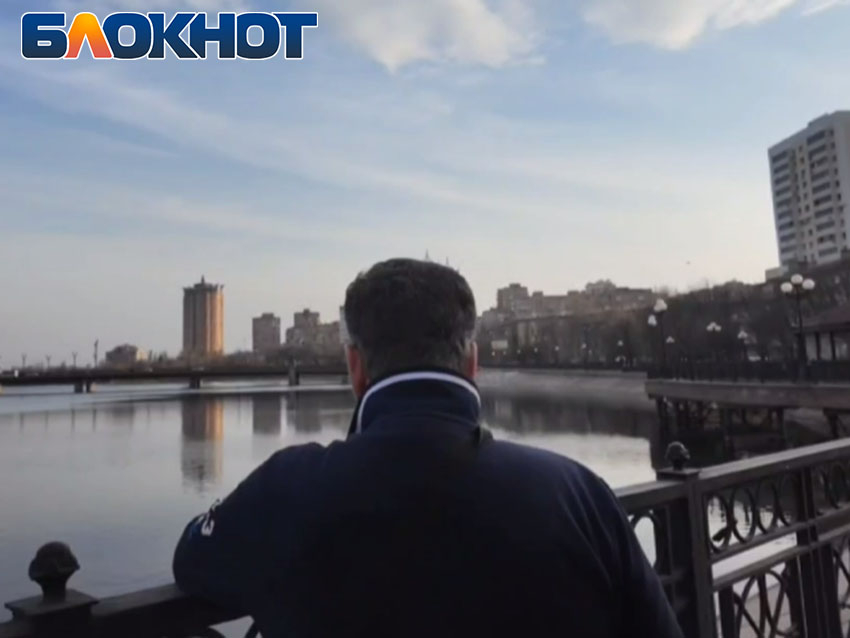 «У человека Родина одна, как и мать»: дончанин начал писать стихи о Донецке, находясь за границей