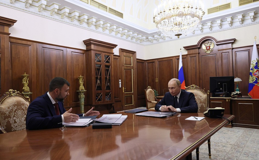 Денис Пушилин доложил Владимиру Путину о ходе восстановительных работ в ДНР