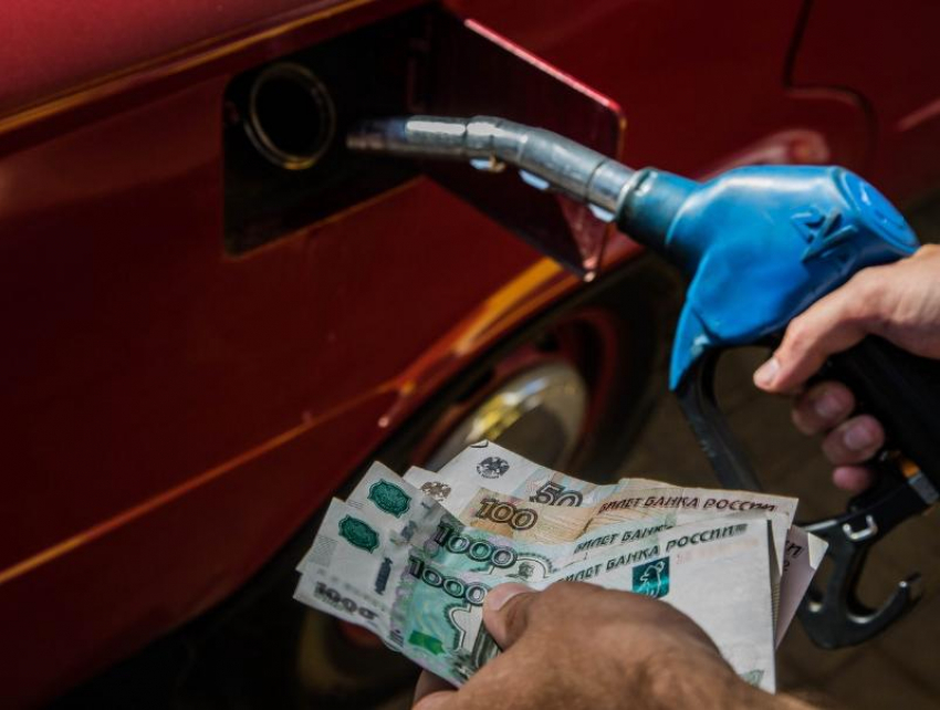 Цена бензина в ДНР растет: сезон, профилактика, налоги