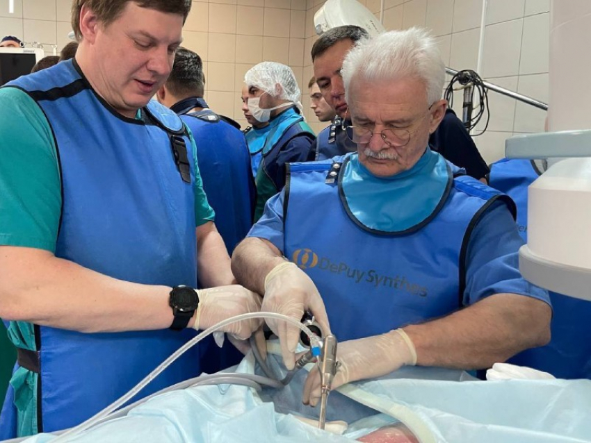 Донецкий травматологический центр сможет оперативнее помогать больным с помощью двух новых эндоскопов