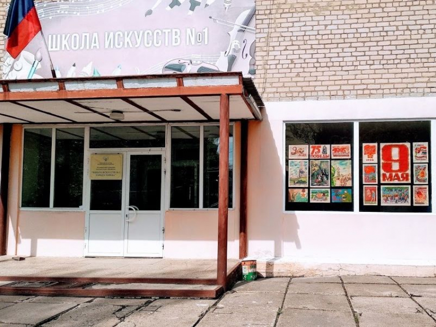 Восстановление Торезской школы искусств № 1 идет полным ходом