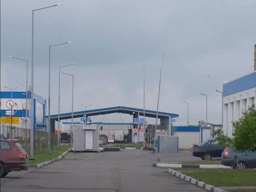 Будет пропускать до 7500 тысяч машин в сутки: модернизация КПП для большегрузов Весёло-Вознесенка
