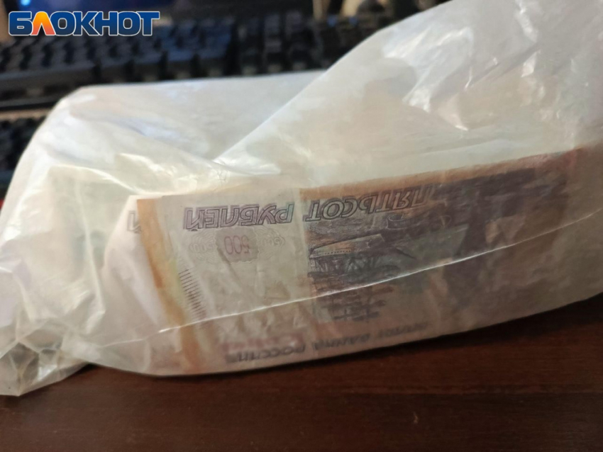 Требовали сто тысяч: в Донецке задержали директора-взяточника и его подельника