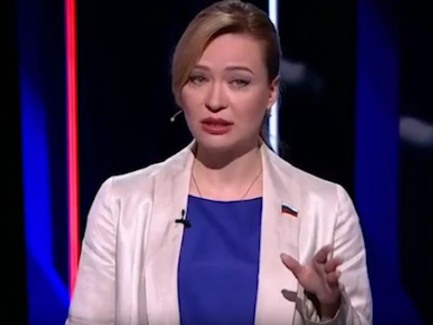  Кассетные боеприпасы Украина применяет по мирным жителям и продолжит это делать: сенатор от ДНР Никонорова