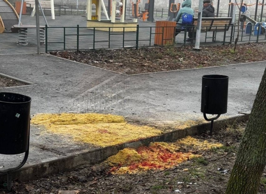 Неизвестный взорвал гранату на детской площадке в Макеевке