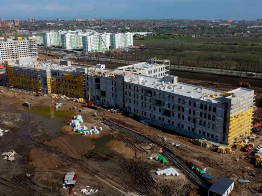 Строительство многофункционального медицинского центра в Мариуполе идет рекордными темпами