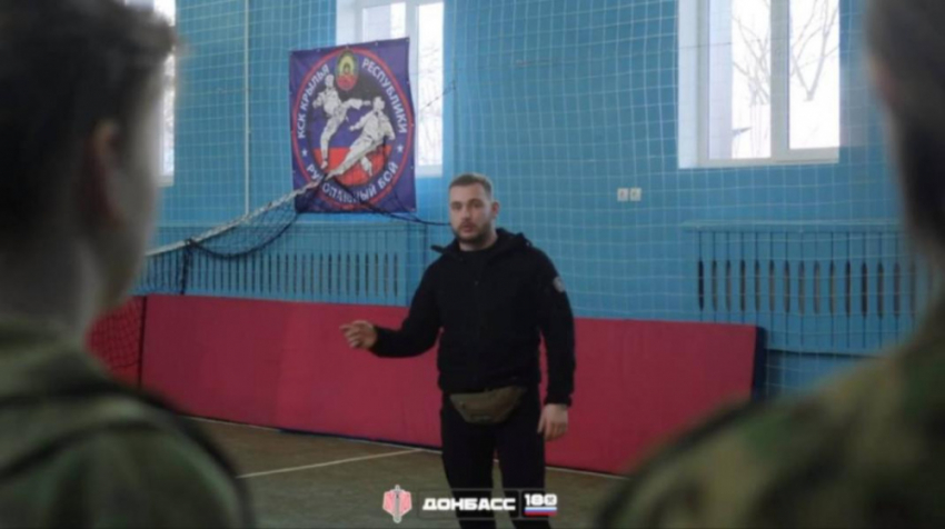 Чемпион ДНР по боевому самбо провел мастер-класс для кадетов в Донецке