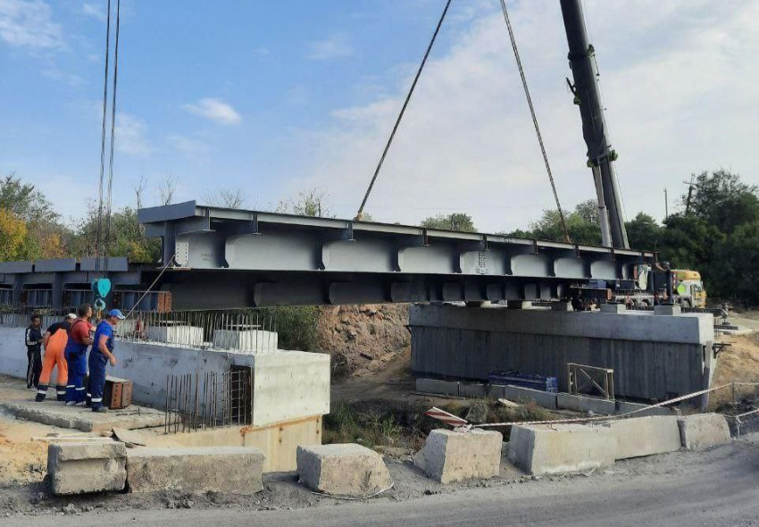 В ДНР продолжают строит мост между Старым Крымом и Мариуполем