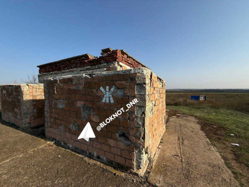 Жемчужину Саур-Могилы в ДНР испортили старым нужником из 2014-го