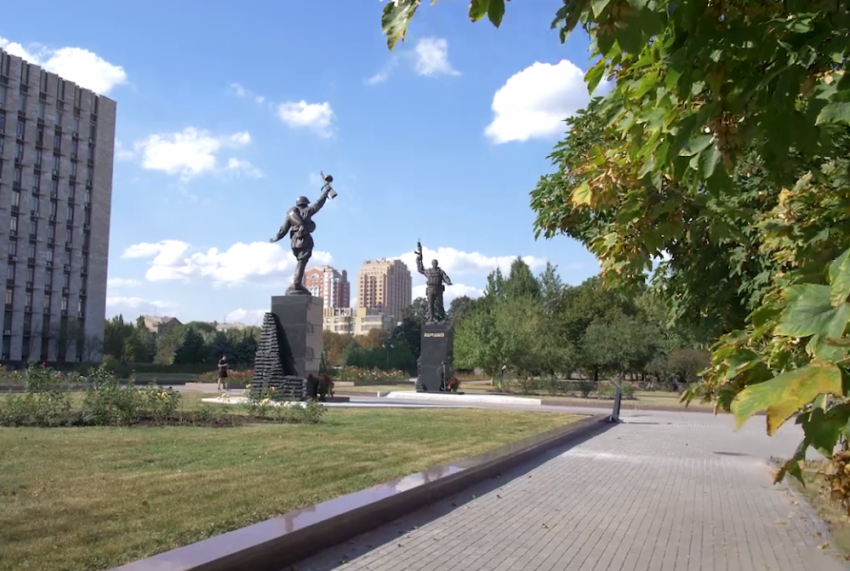 «Символом гордости для всей страны стали шахтеры»: в Донецке открыли мемориал Защитникам Донбасса двух веков