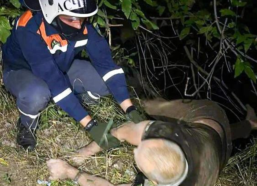 Житель Мариуполя ДНР упал в овраг и не смог выбраться